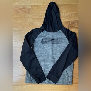 Boys Nike hoodies in good condition size large